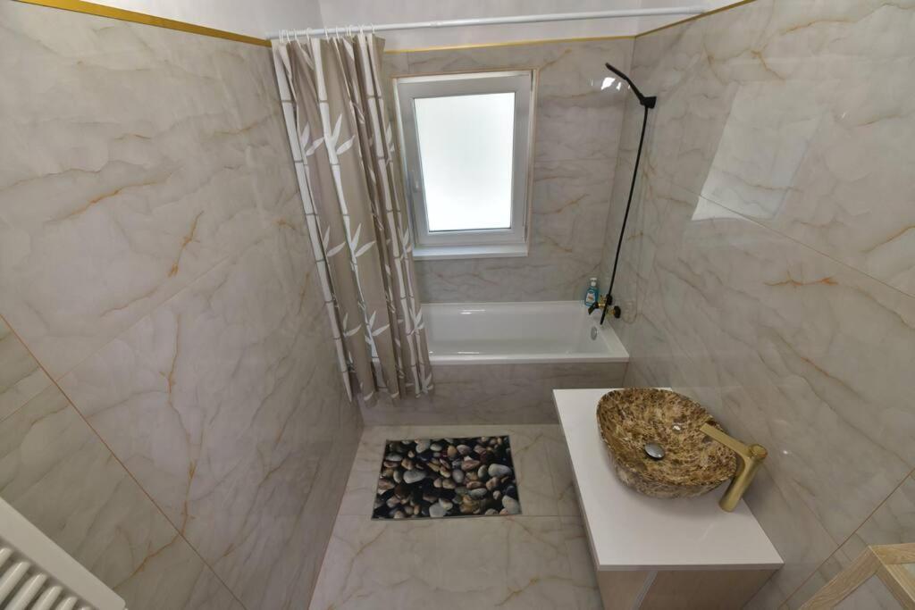 Luxury Studio / Ghencea Leilighet Bucureşti Eksteriør bilde